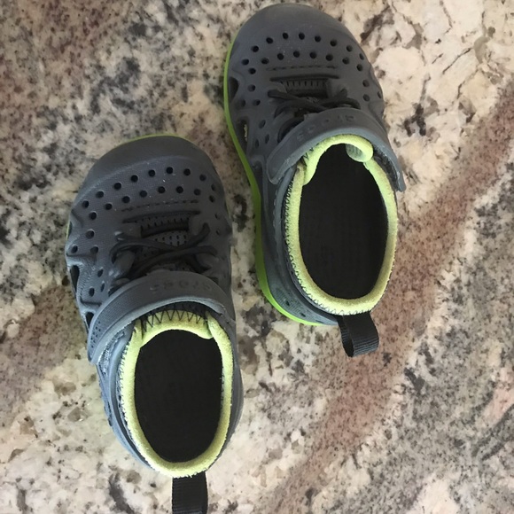 CROCS water/shoe sandal - Picture 4 of 4